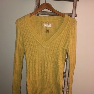 AE V neck yellow sweater